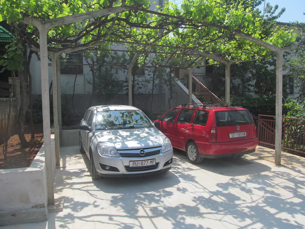Apartment Artusi Pula Ruang foto