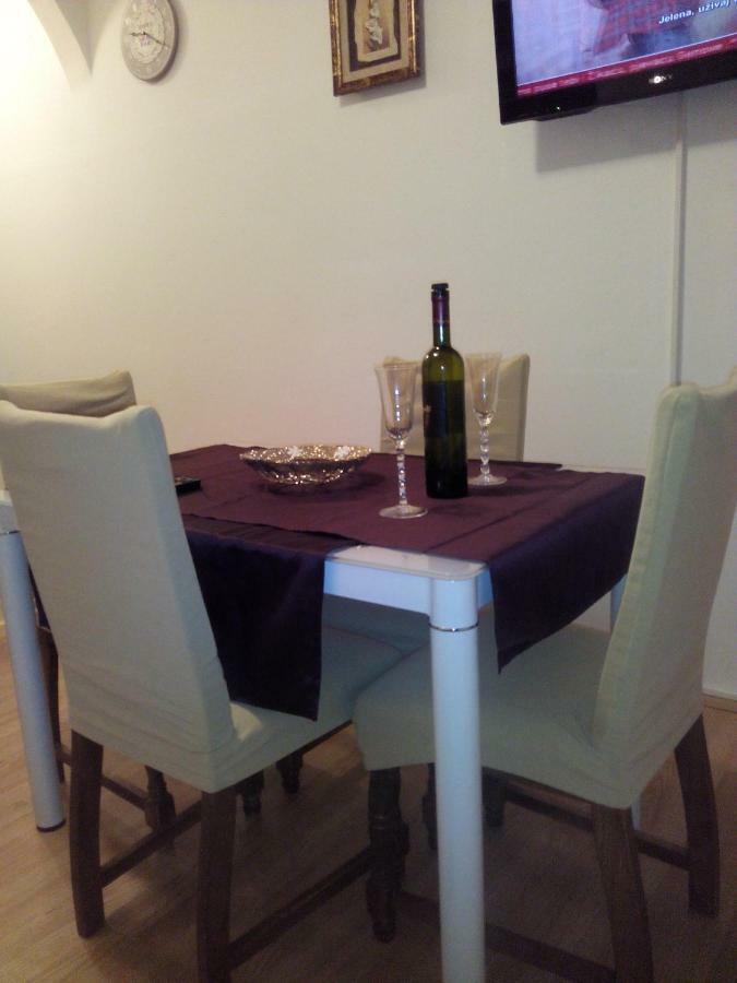 Apartment Artusi Pula Bagian luar foto