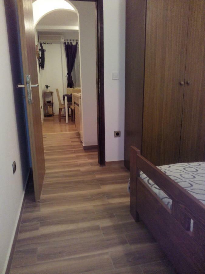 Apartment Artusi Pula Bagian luar foto