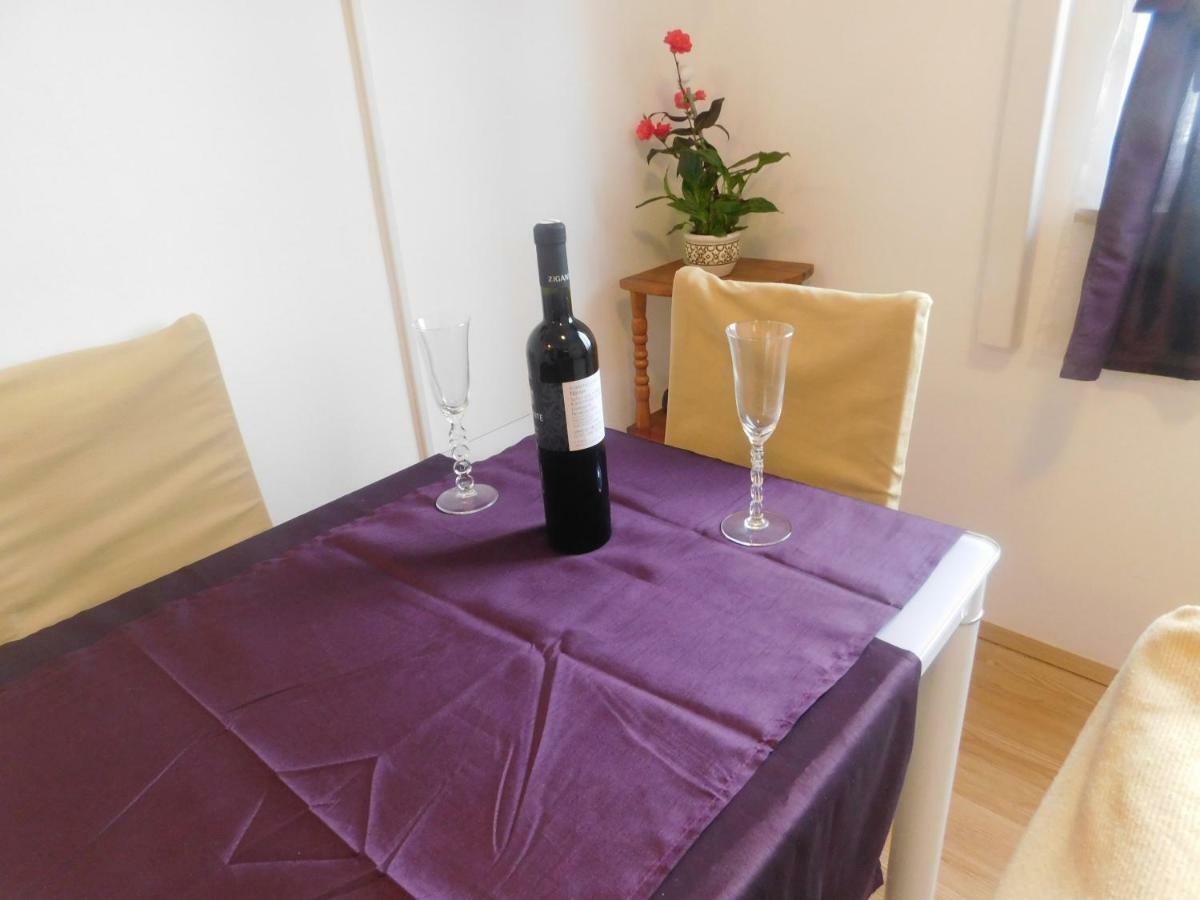 Apartment Artusi Pula Bagian luar foto