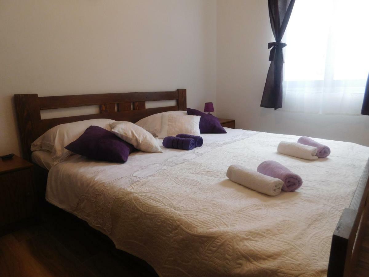 Apartment Artusi Pula Bagian luar foto