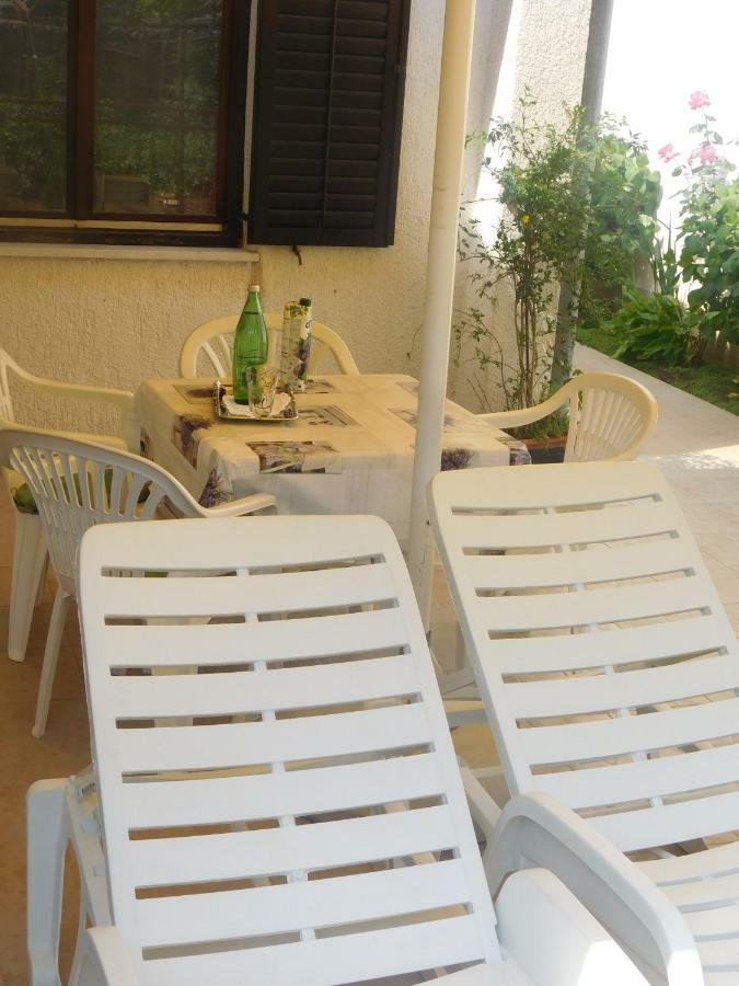Apartment Artusi Pula Bagian luar foto