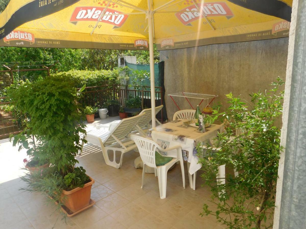 Apartment Artusi Pula Bagian luar foto