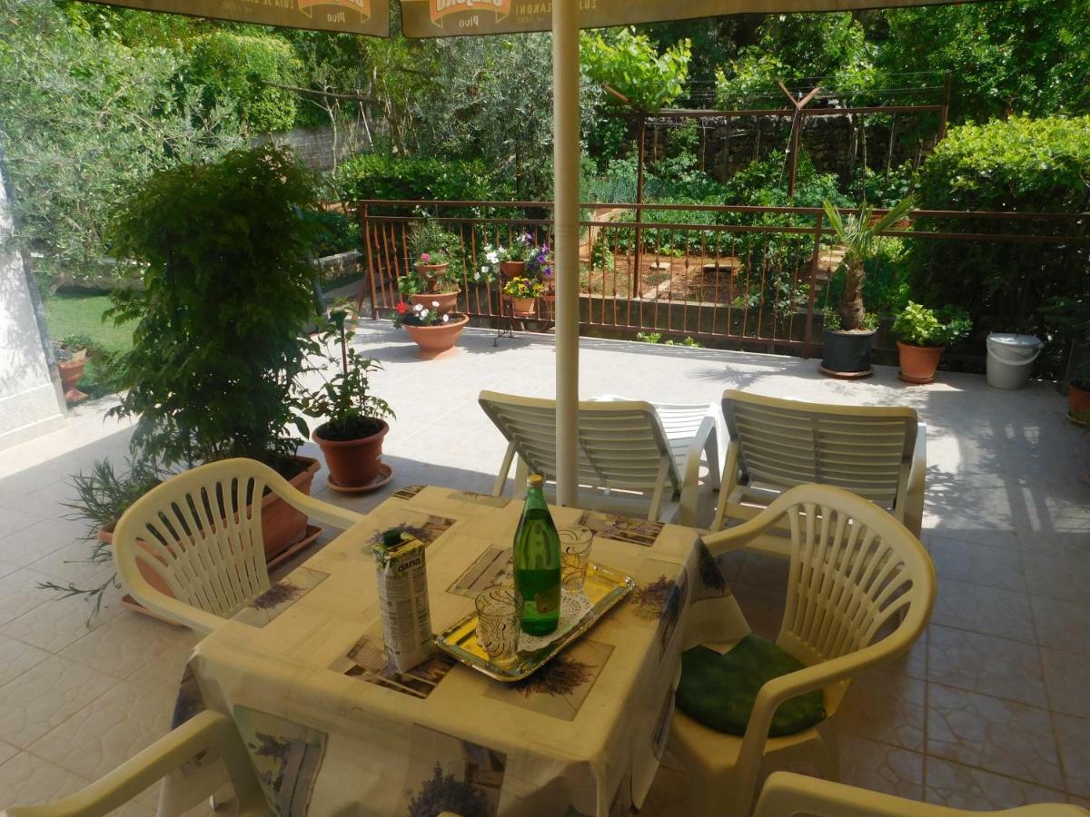 Apartment Artusi Pula Bagian luar foto