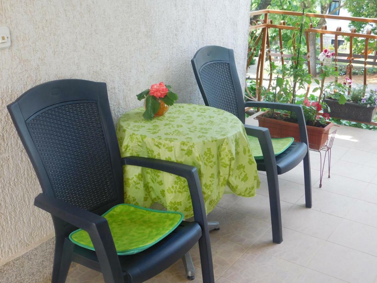 Apartment Artusi Pula Bagian luar foto