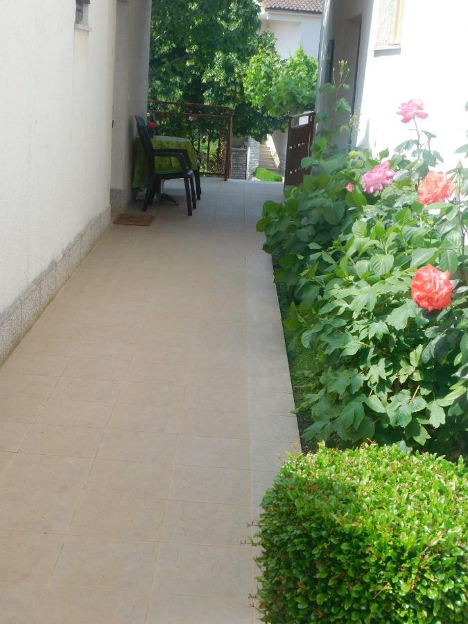 Apartment Artusi Pula Bagian luar foto