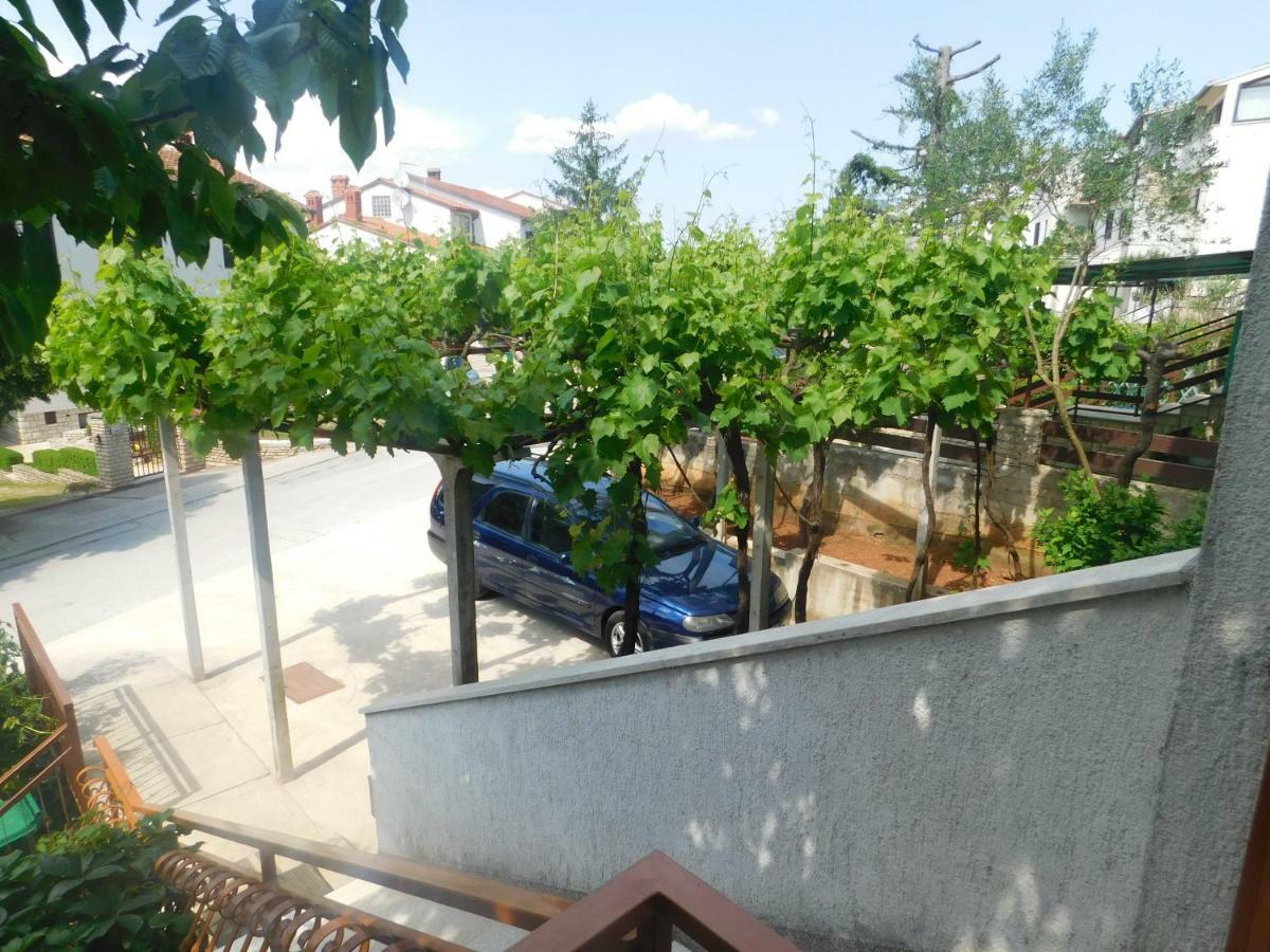 Apartment Artusi Pula Bagian luar foto