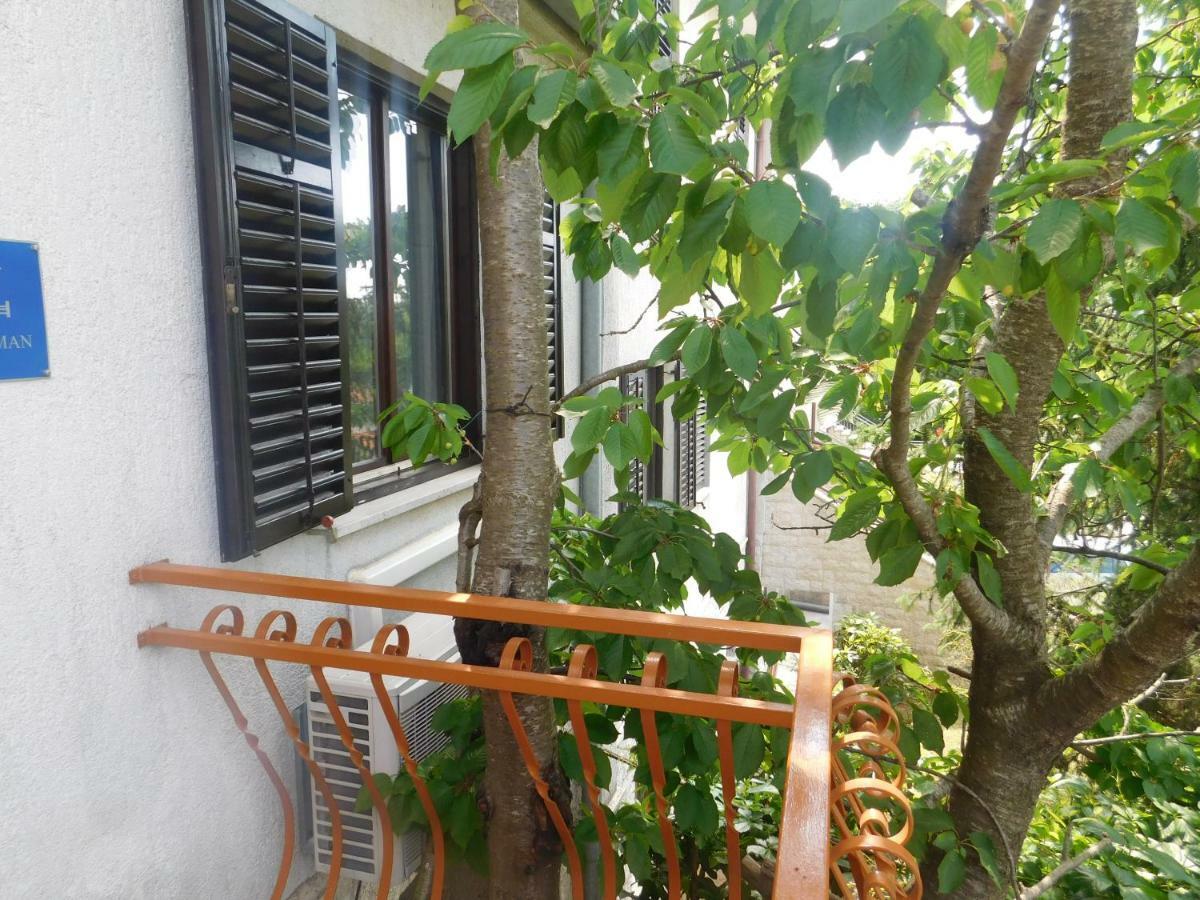 Apartment Artusi Pula Bagian luar foto