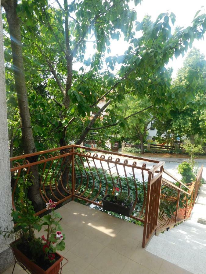 Apartment Artusi Pula Bagian luar foto
