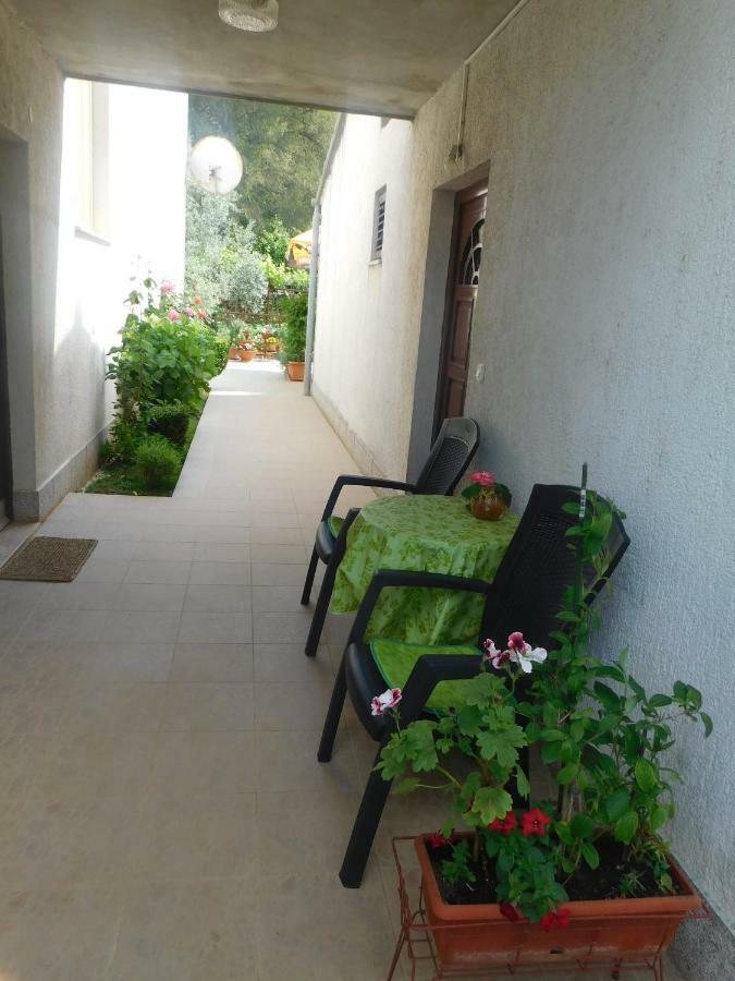 Apartment Artusi Pula Bagian luar foto