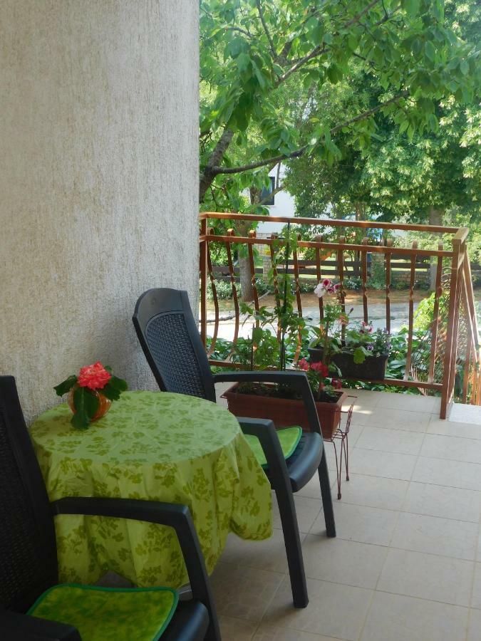 Apartment Artusi Pula Bagian luar foto