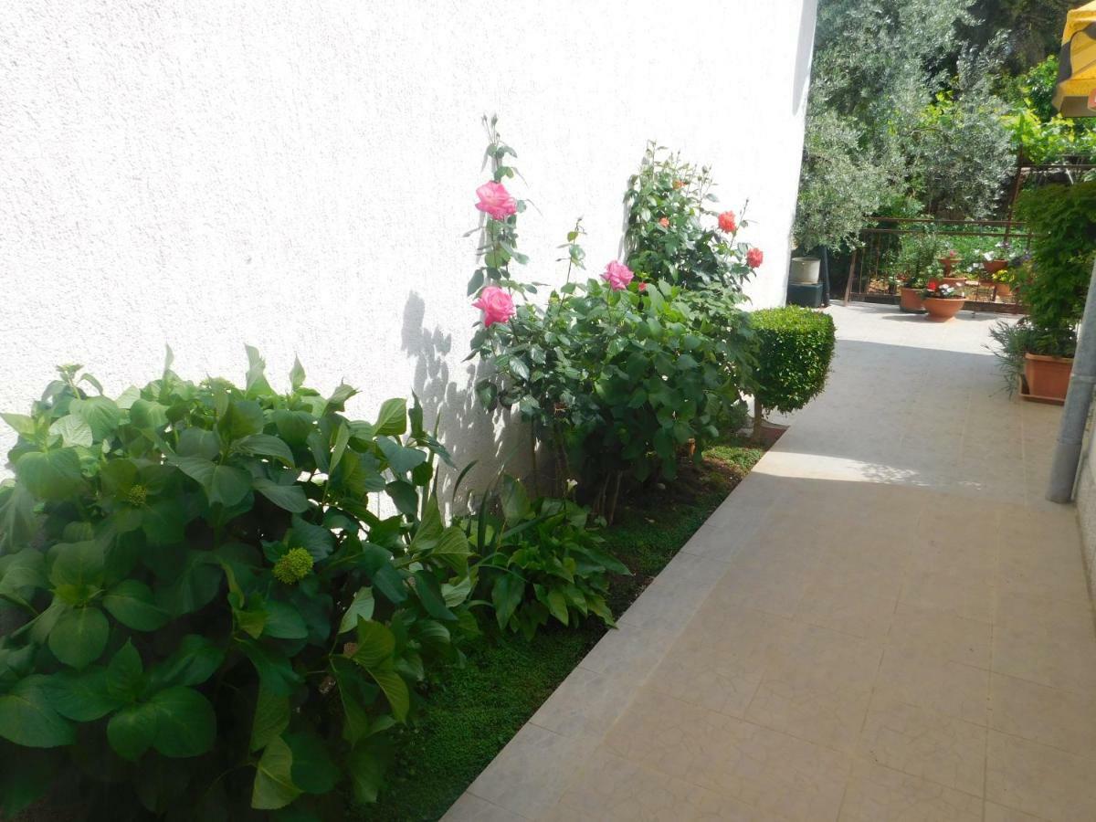 Apartment Artusi Pula Bagian luar foto